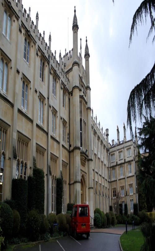 Richmond American University London